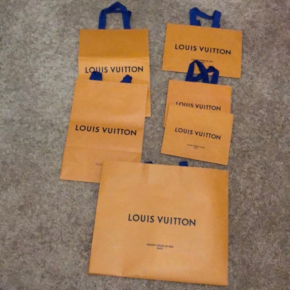 Shopping bags from Louis Vuitton - Picture 1 of 4